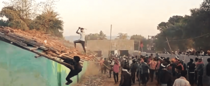 Un corps exhumé après avoir été enterré sur des terres chrétiennes en Inde